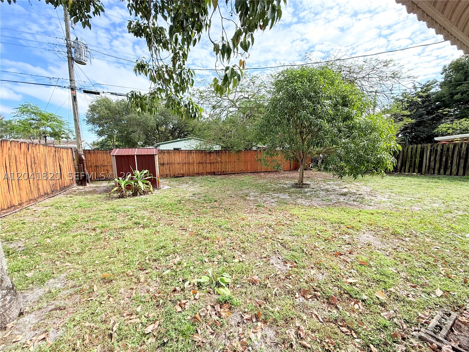 1311 N 69th Ave Property Photo 23