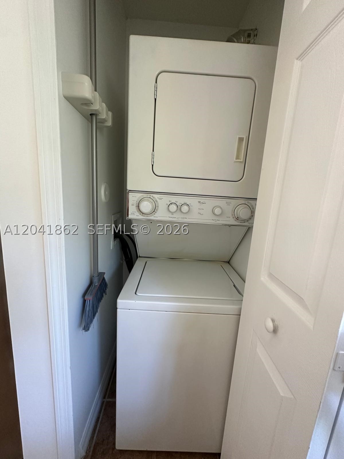 2920 Se 12th Rd 203-30 Property Photo 16
