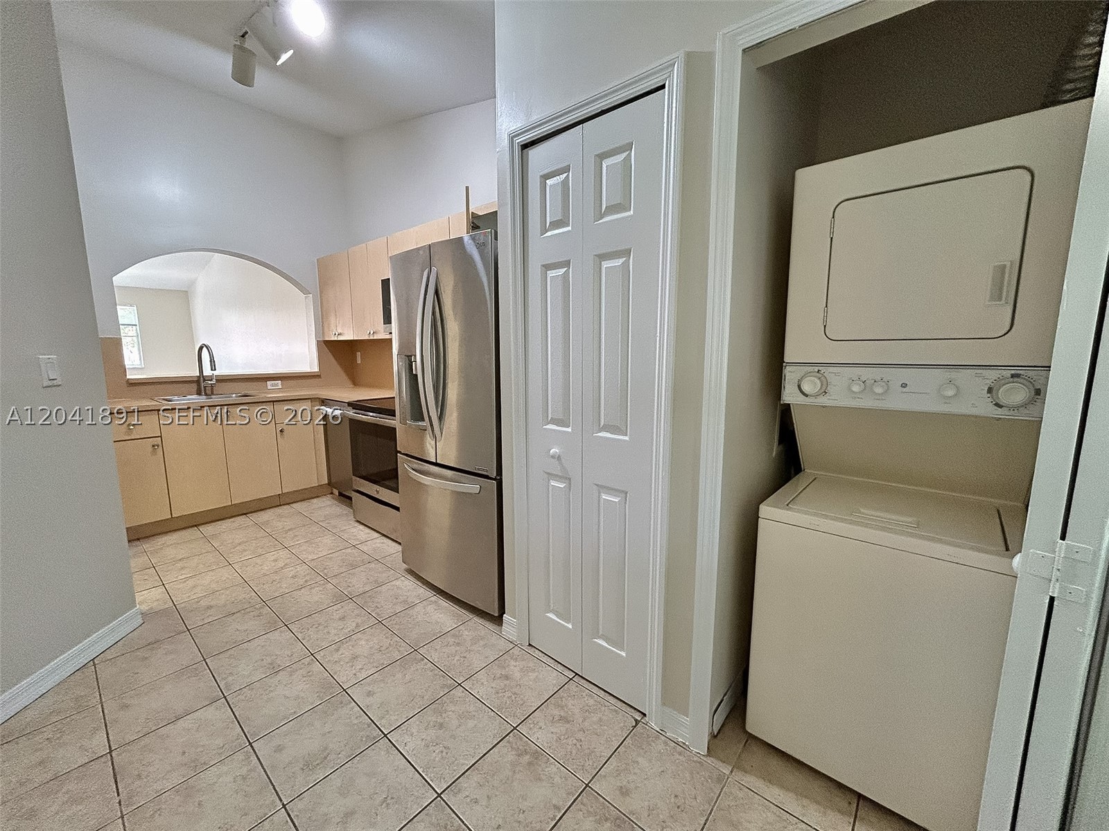 1270 Se 28th Ct 202 Property Photo 4