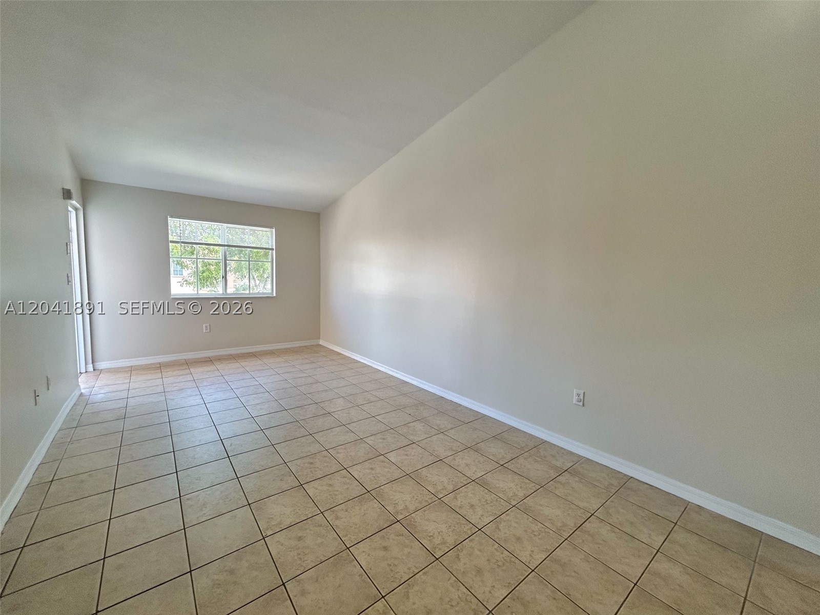 1270 Se 28th Ct 202 Property Photo 11