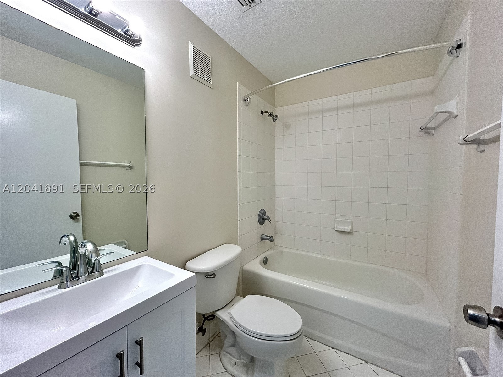 1270 Se 28th Ct 202 Property Photo 14
