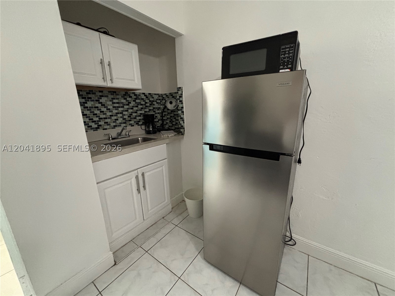 1843 Dewey St 118 Property Photo 3