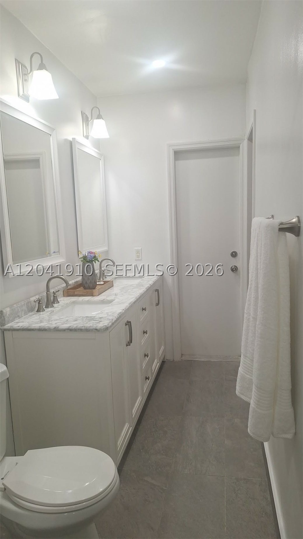1800 N 55th Ave Property Photo 19