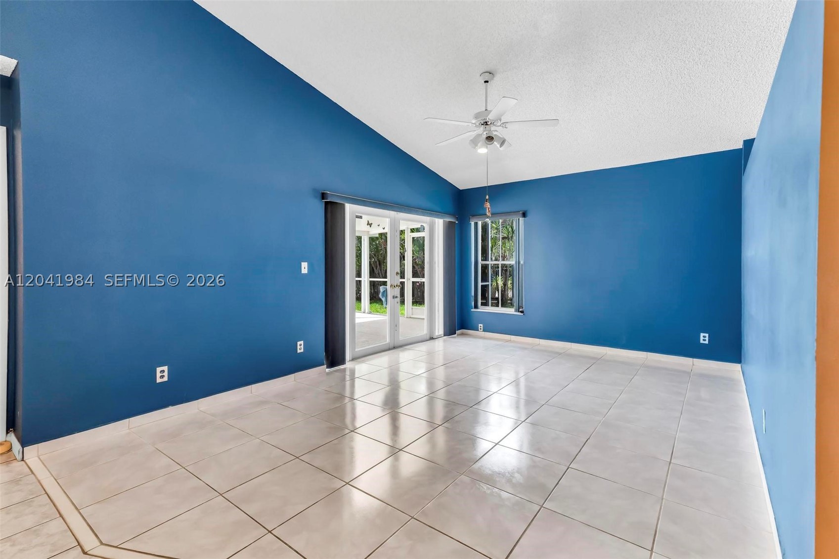 220 Nw 207th Way Property Photo 4