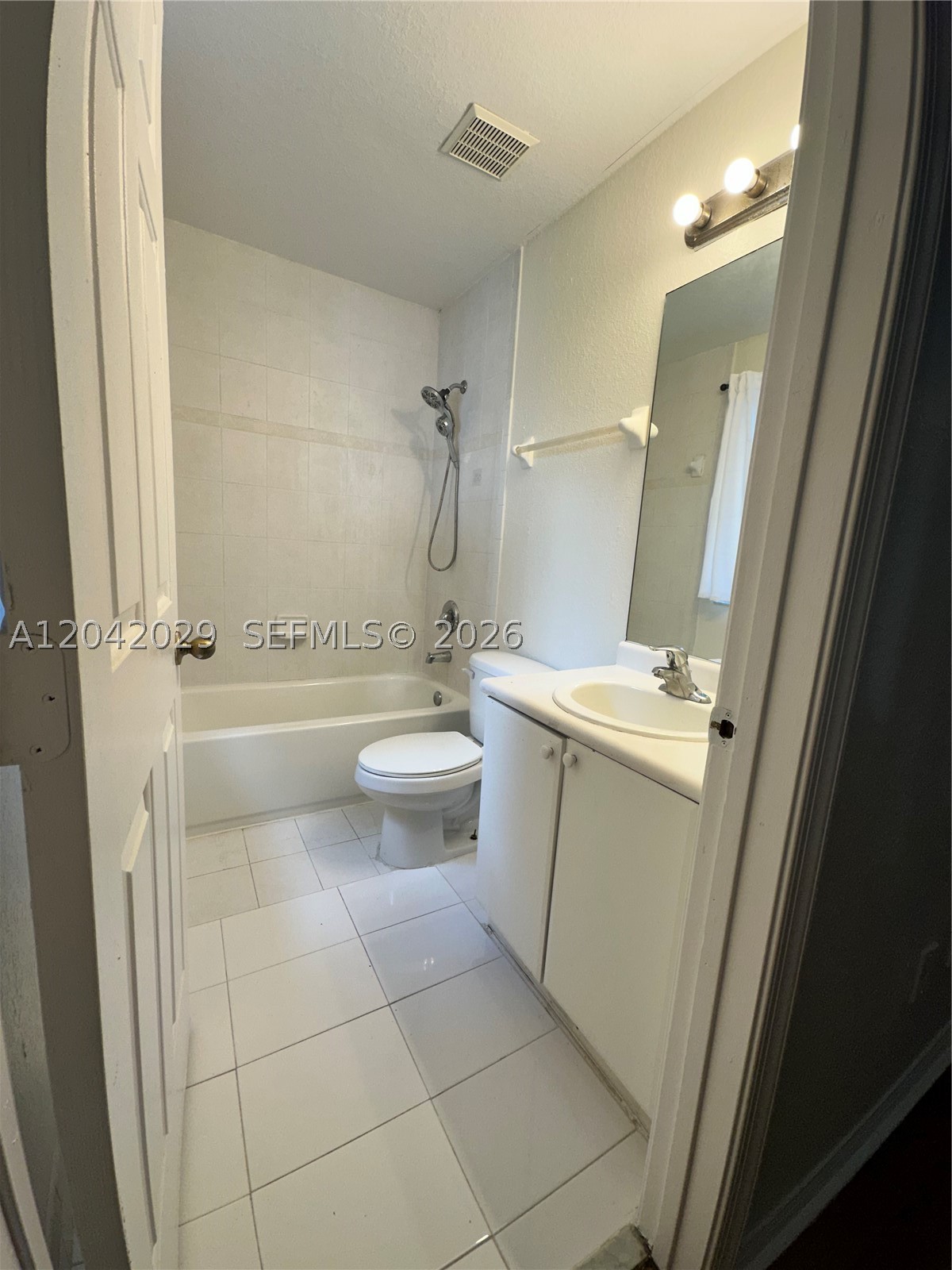 2704 Se 15th Pl Property Photo 11