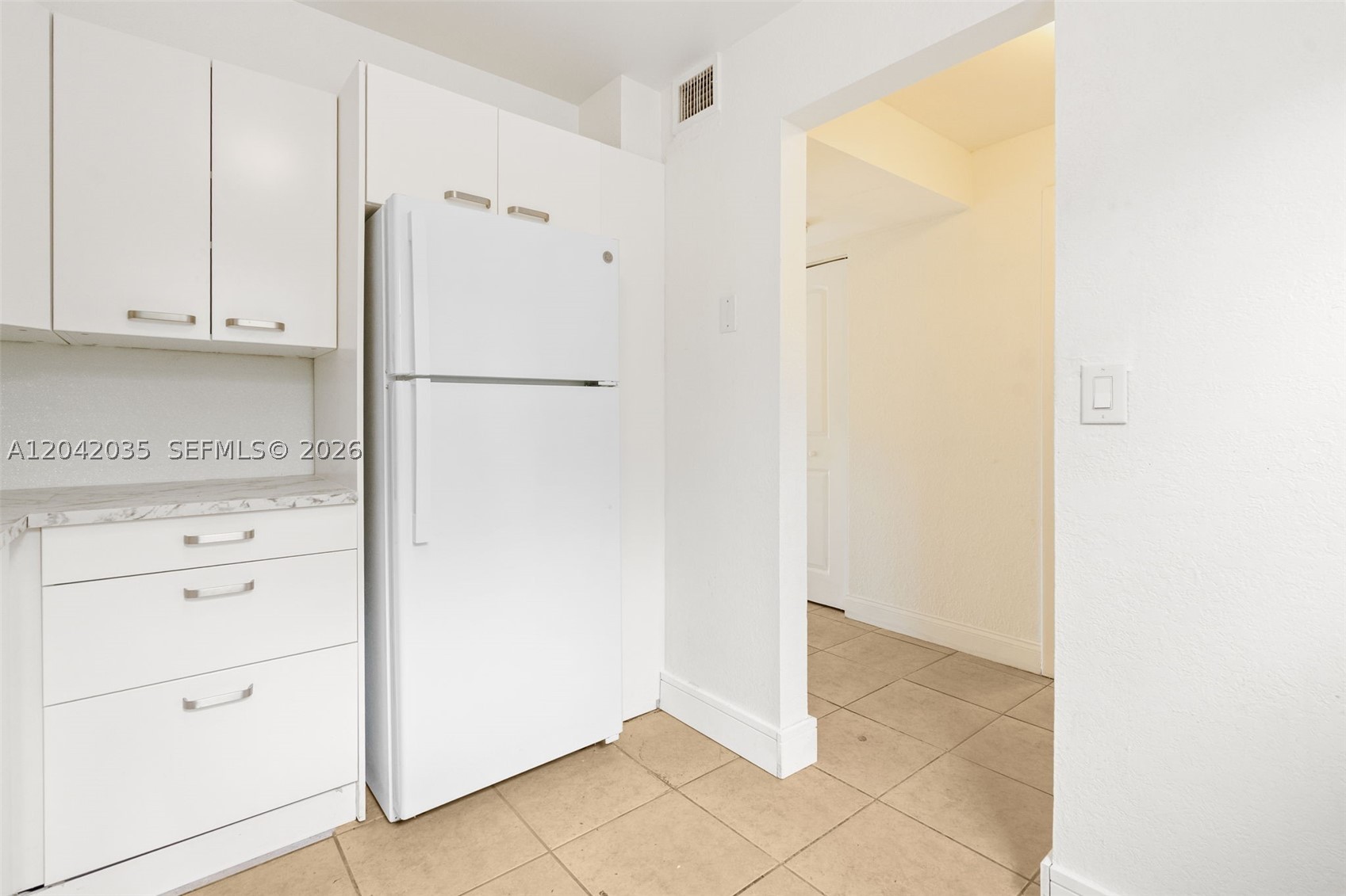4215 N University Dr 305 Property Photo 6