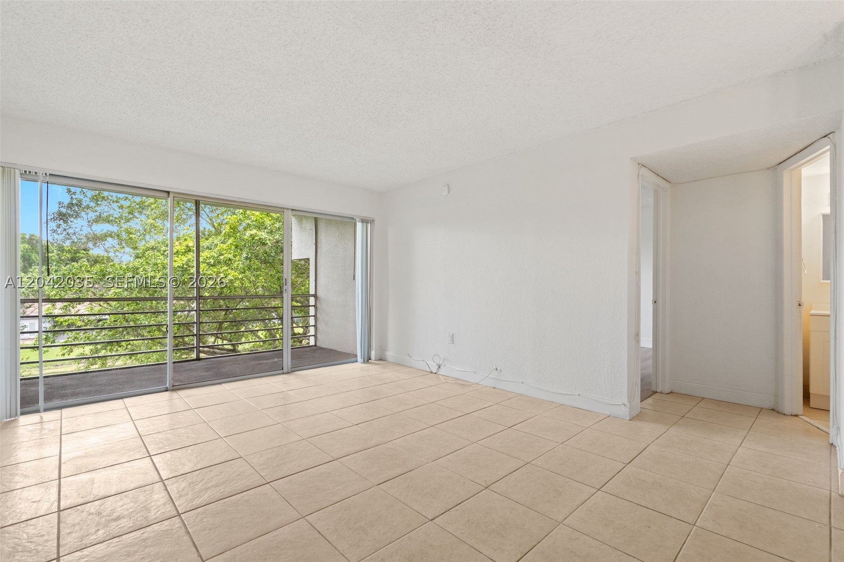 4215 N University Dr 305 Property Photo 10