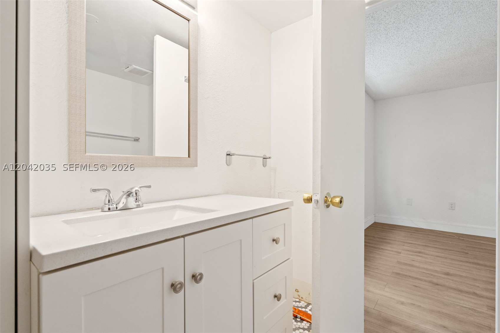 4215 N University Dr 305 Property Photo 13