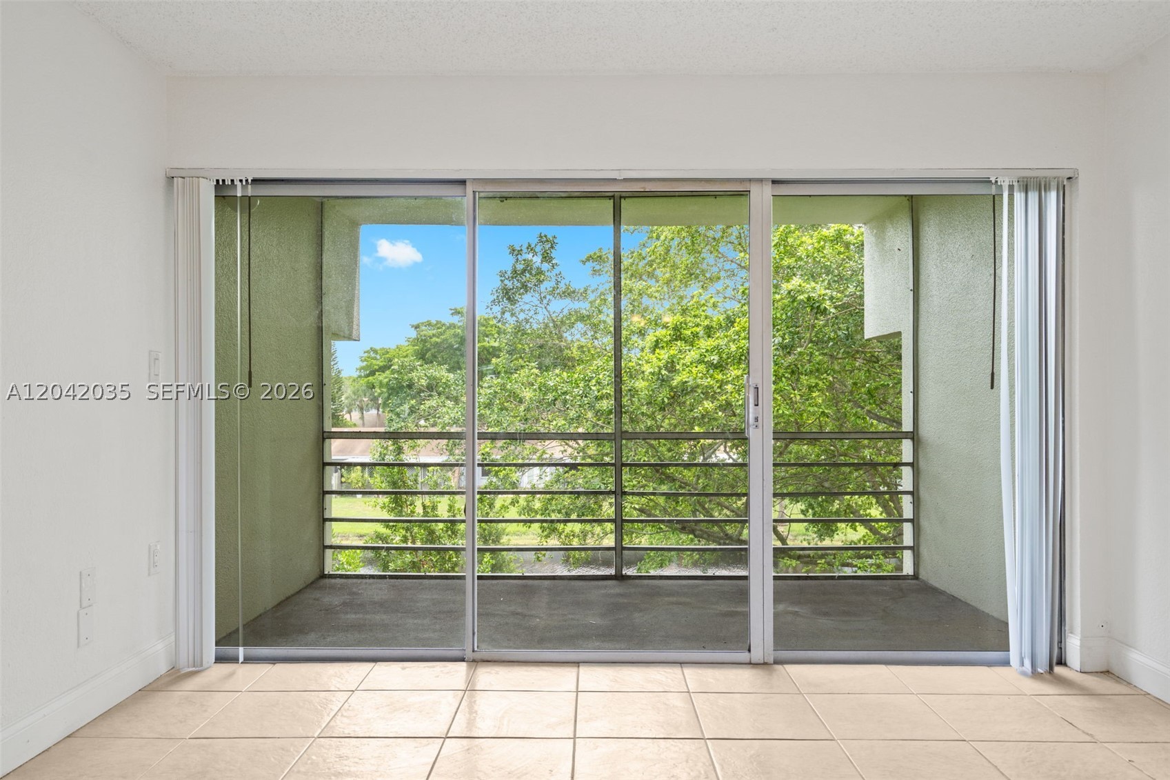 4215 N University Dr 305 Property Photo 23