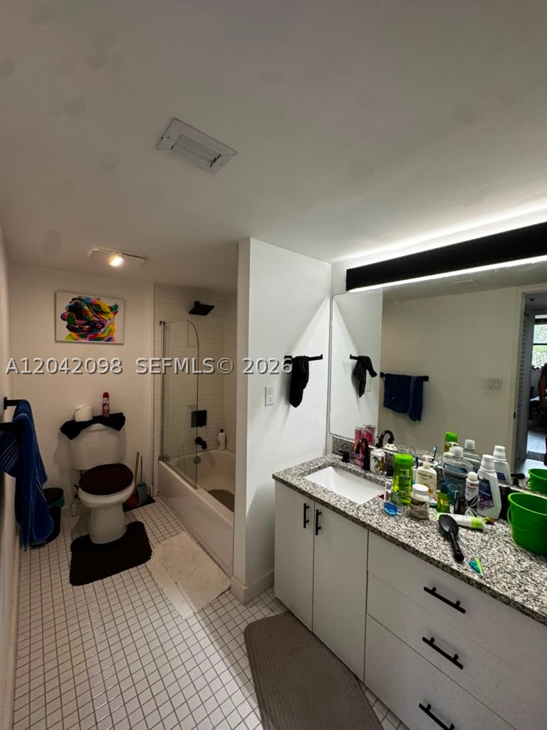 210 174th St M11 Property Photo 10