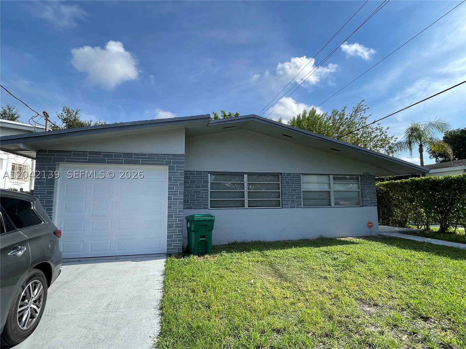 2901 NW 50th St Property Photo 1