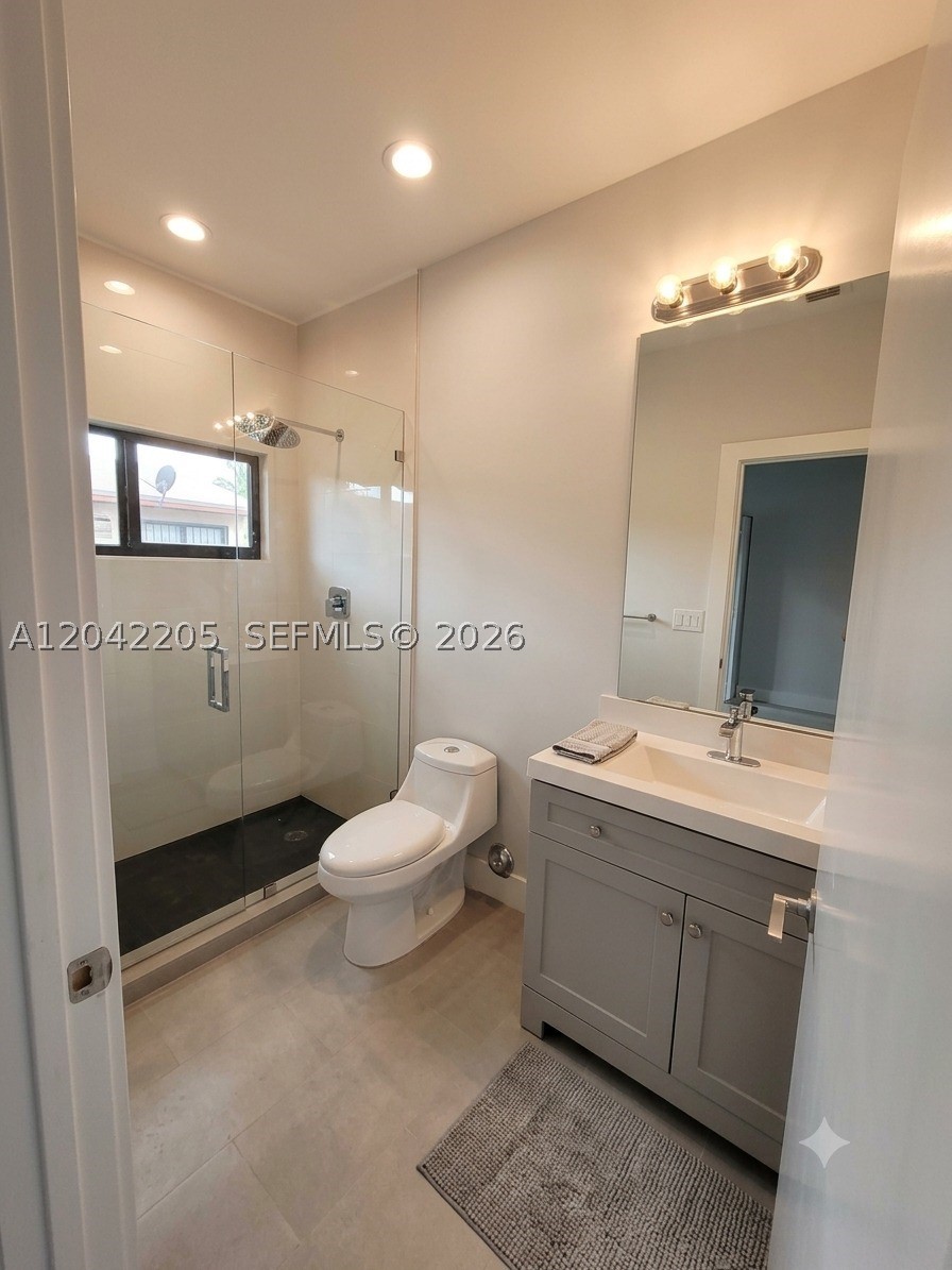 313 Ne 169th St Property Photo 15