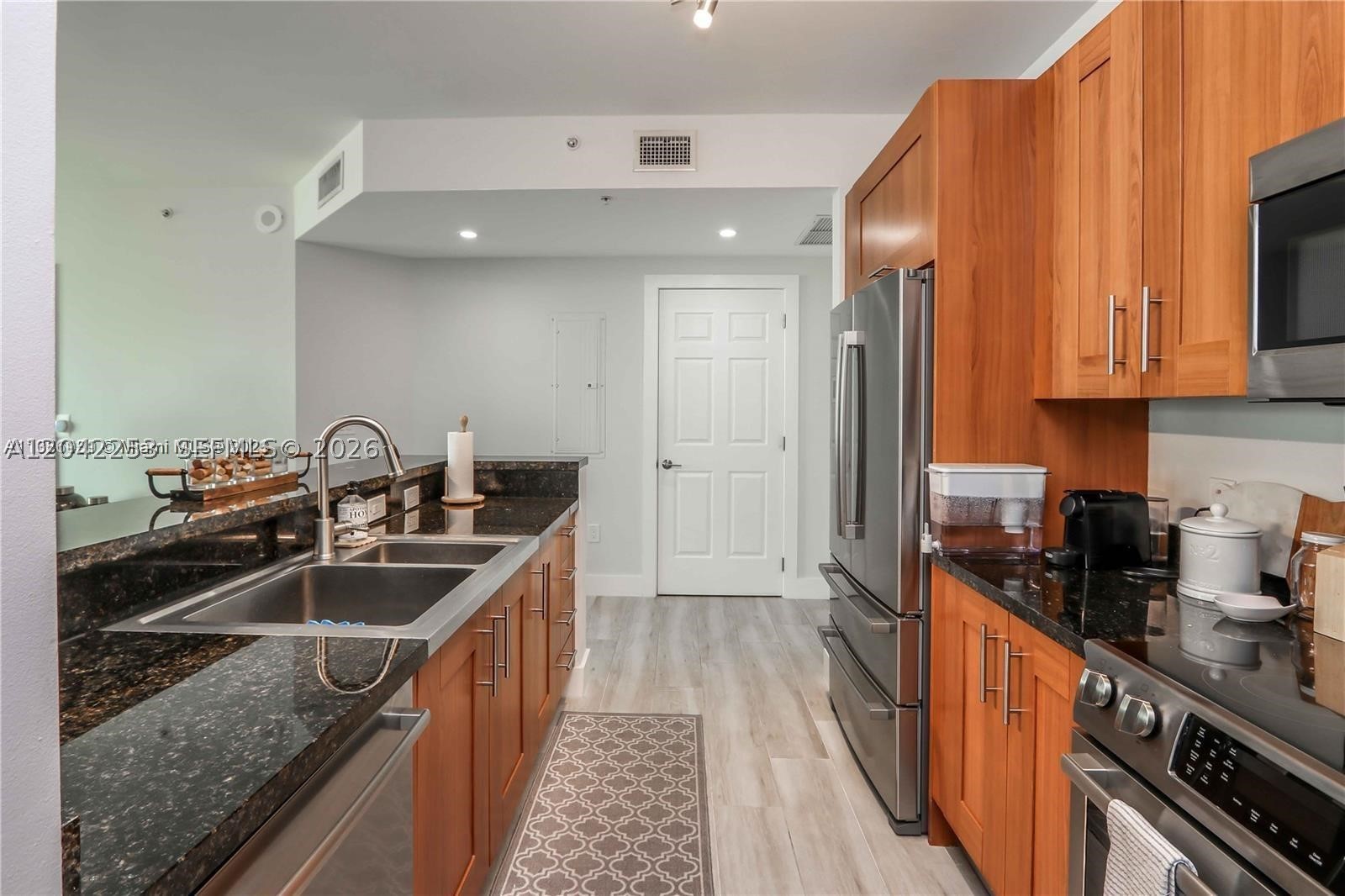 1300 Ponce De Leon Blvd 500 Property Photo 6