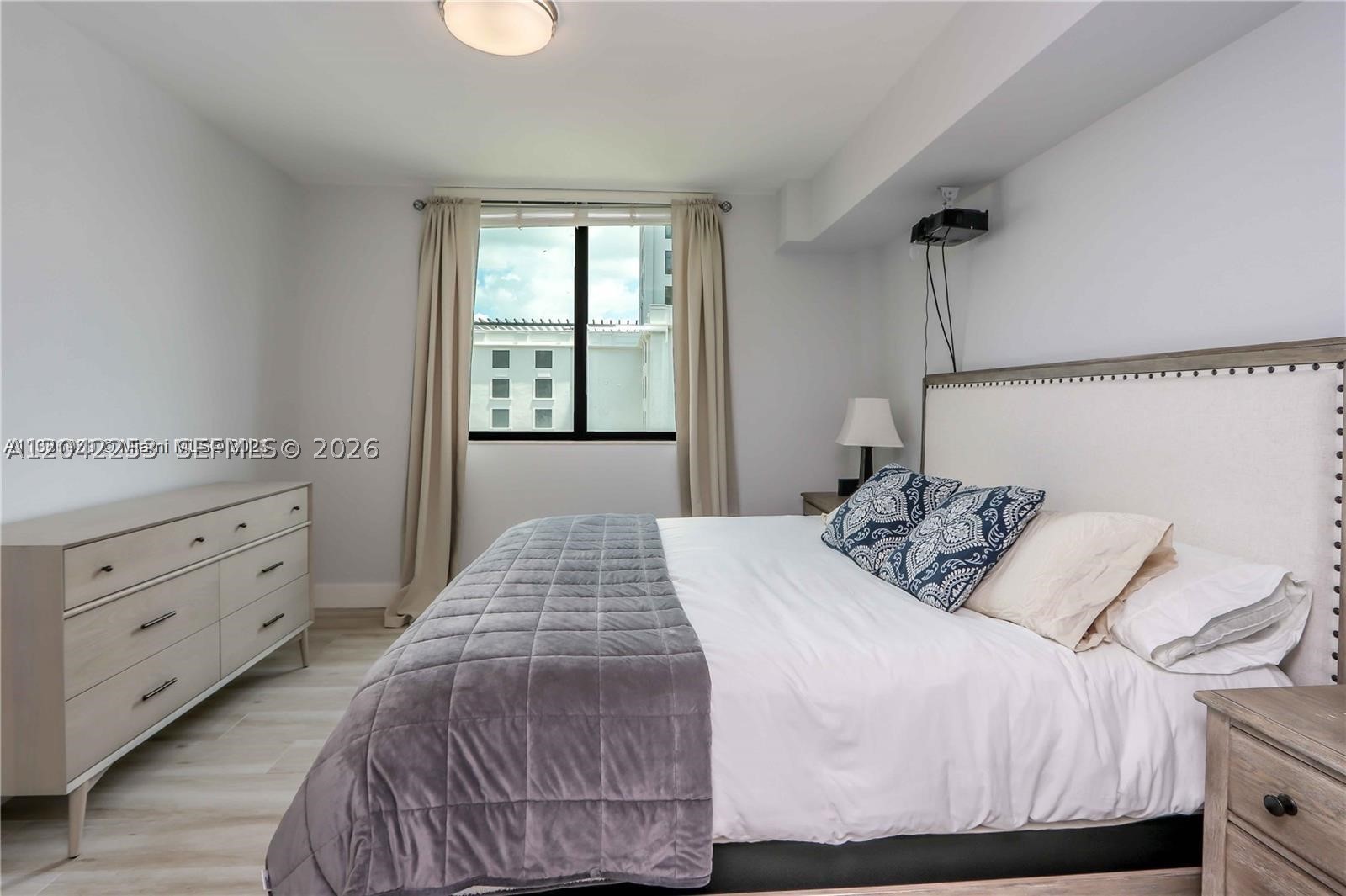 1300 Ponce De Leon Blvd 500 Property Photo 8