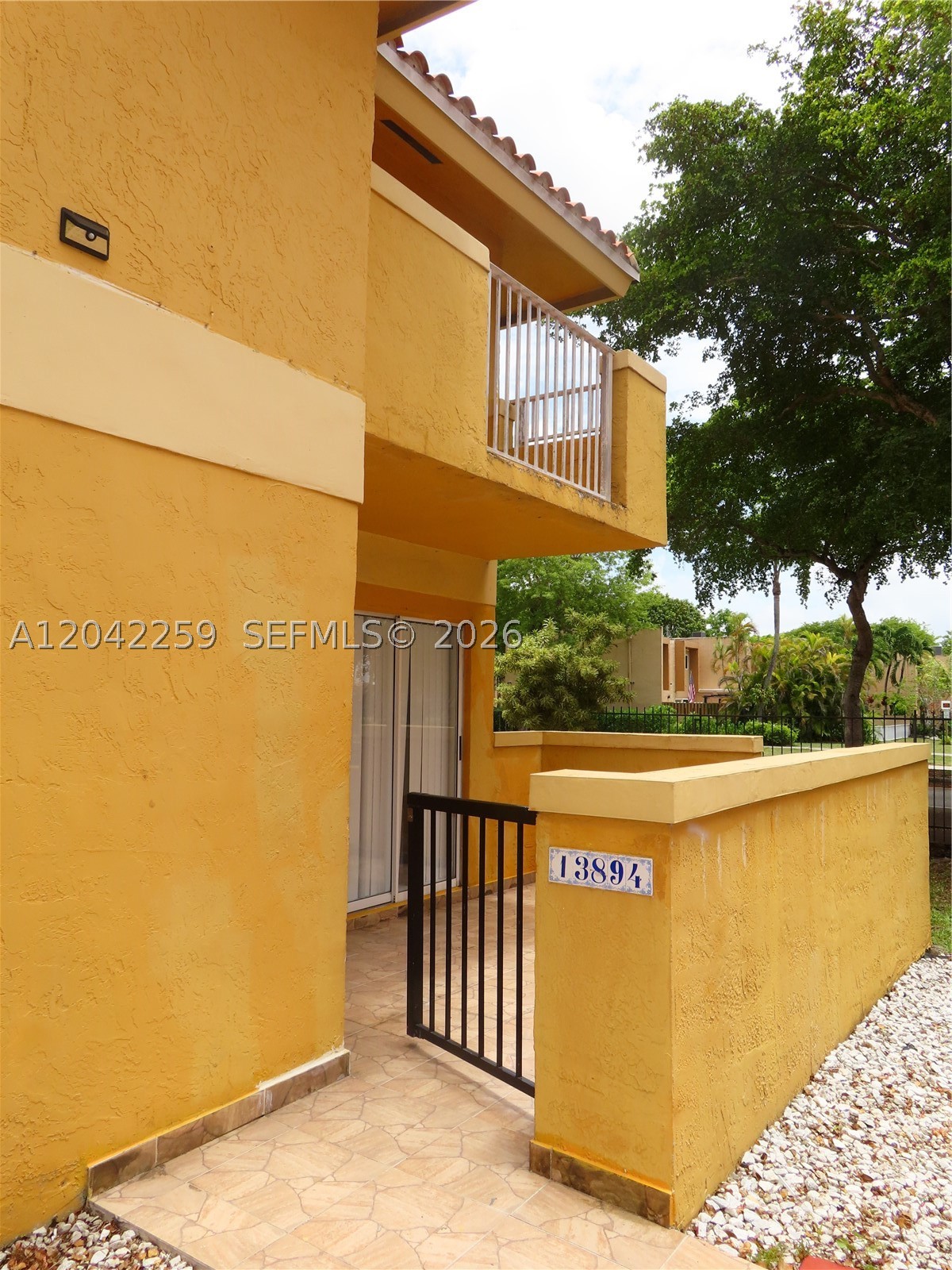 13894 SW 65th Ter 12 Property Photo 1