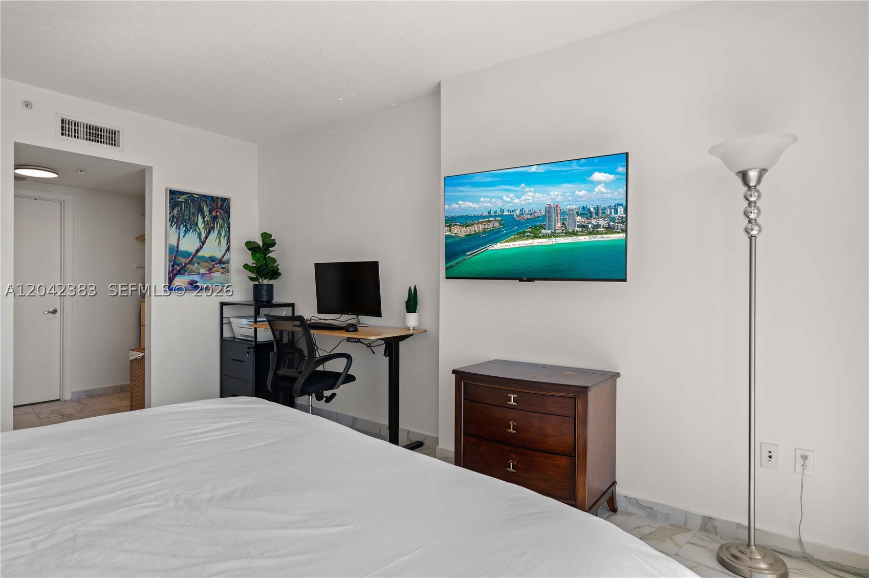 1750 N Bayshore Dr 5212 Property Photo 40