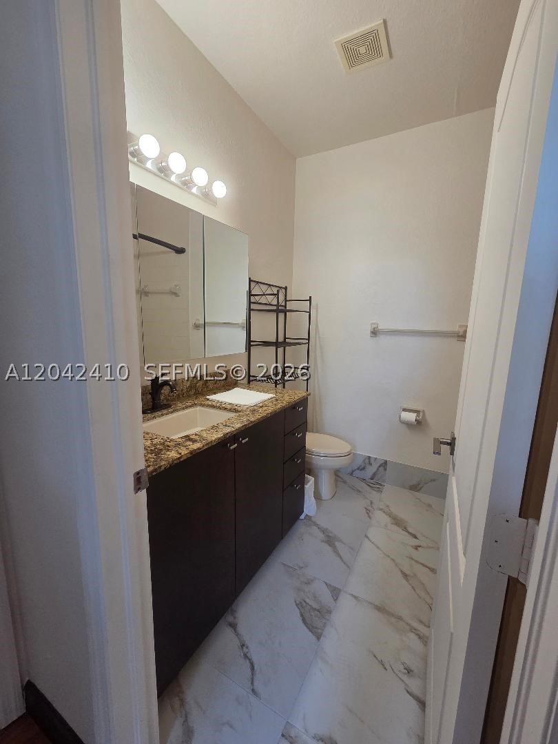 1536 Se 25th St 207 Property Photo 4