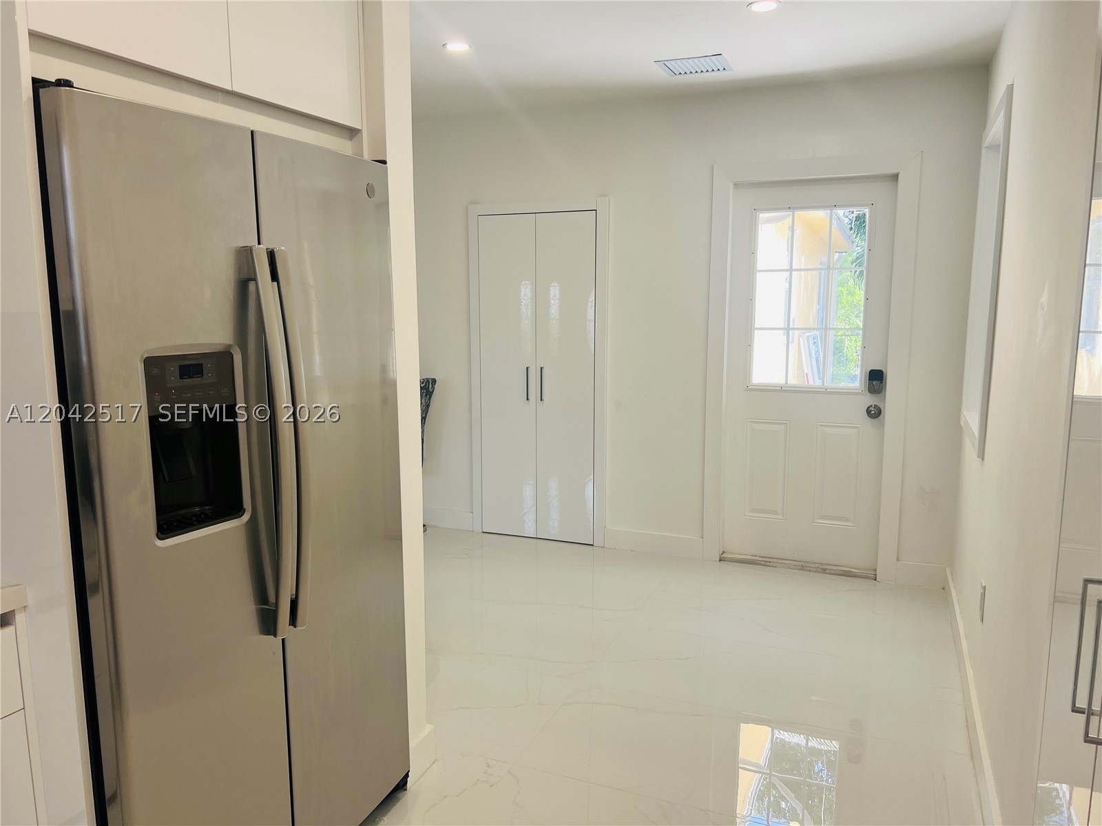 A12042517 Property Photo 9