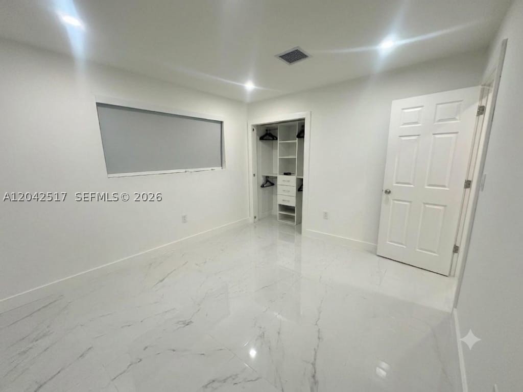 A12042517 Property Photo 22