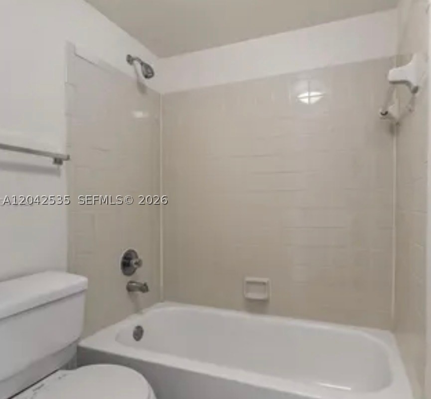738 Executive Center Dr 23 Property Photo 5