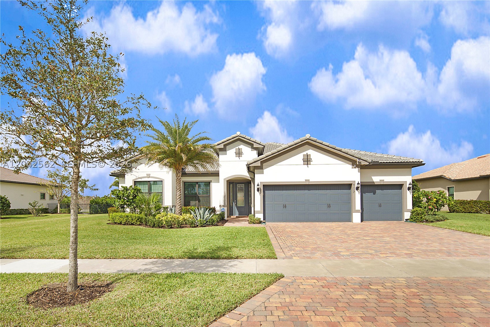 9117 Balsamo Dr Property Photo 33