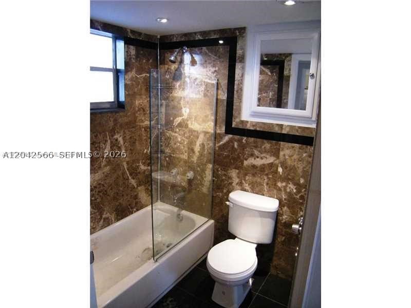 701 Euclid Ave 403 Property Photo 4