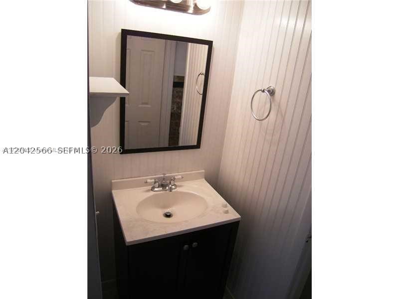 701 Euclid Ave 403 Property Photo 5