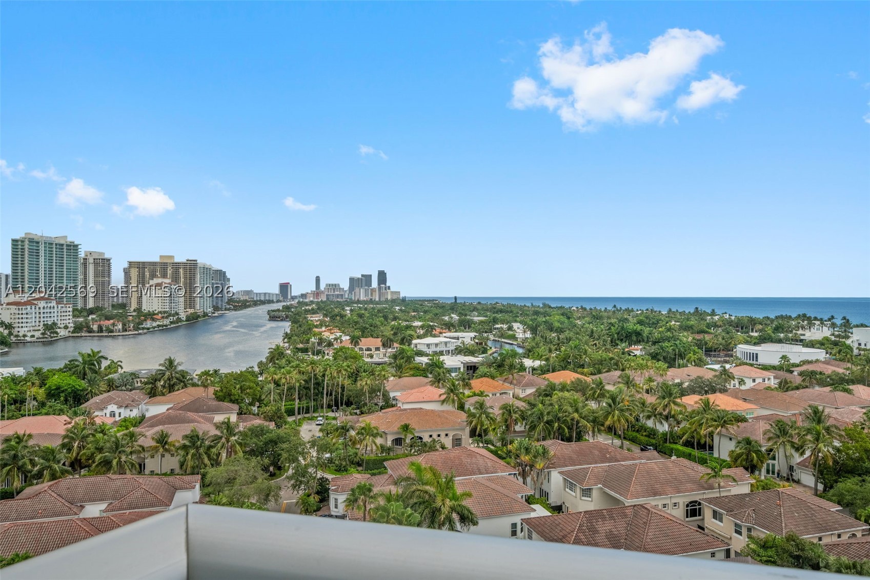 19380 Collins Ave 1224 Property Photo 3