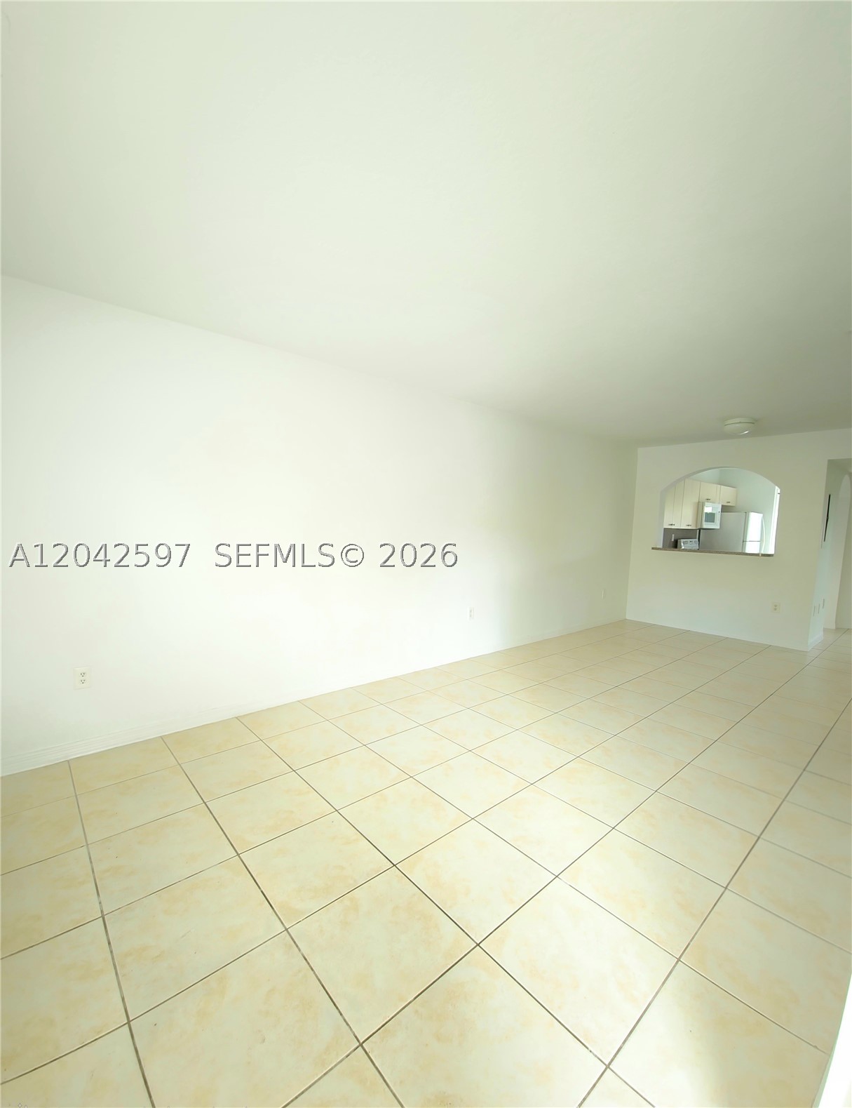 940 Ne 33rd Ter 102 Property Photo 2