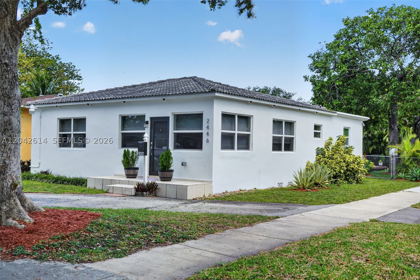 2446 Mckinley St Property Photo 1