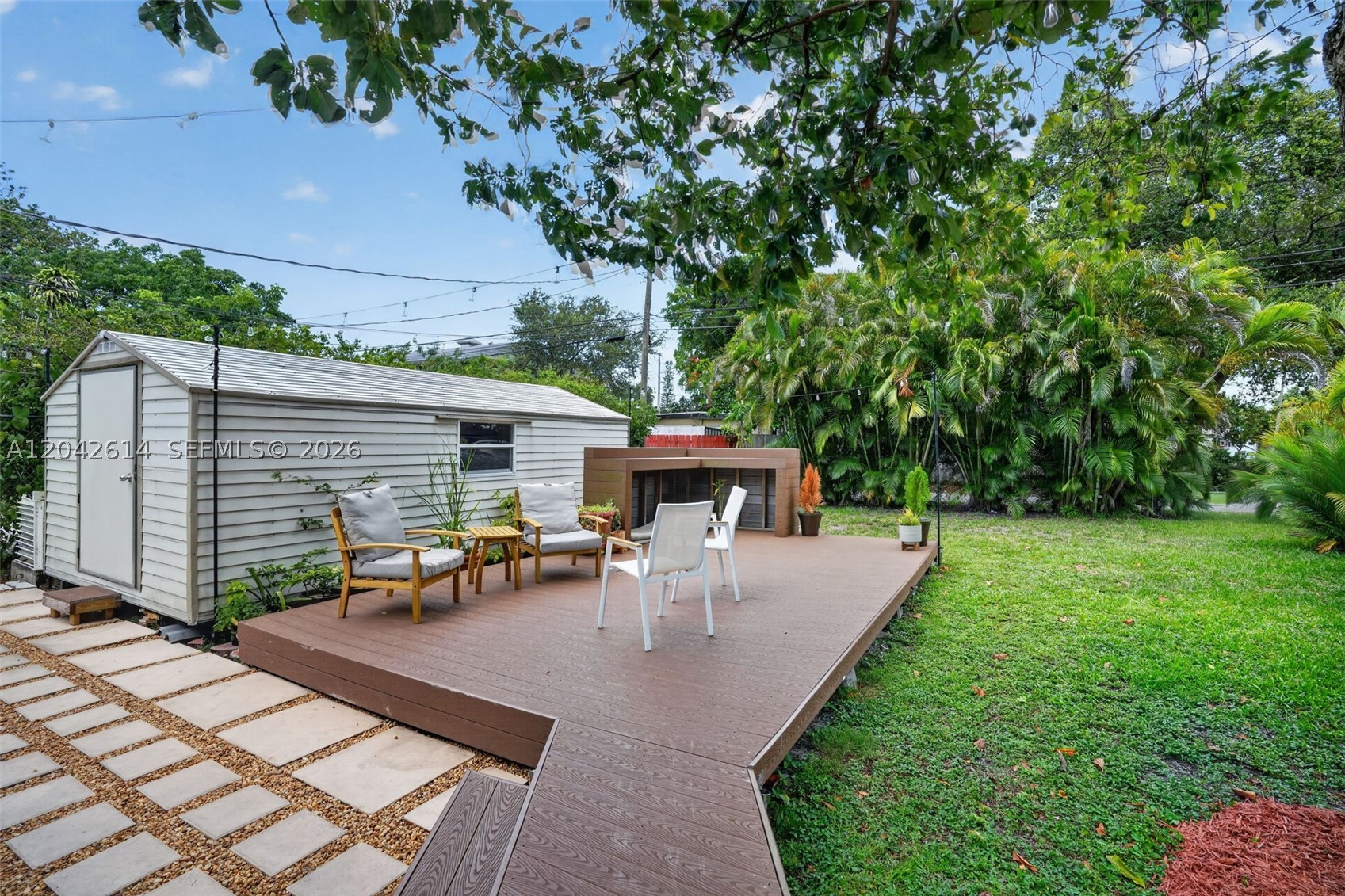 2446 Mckinley St Property Photo 6