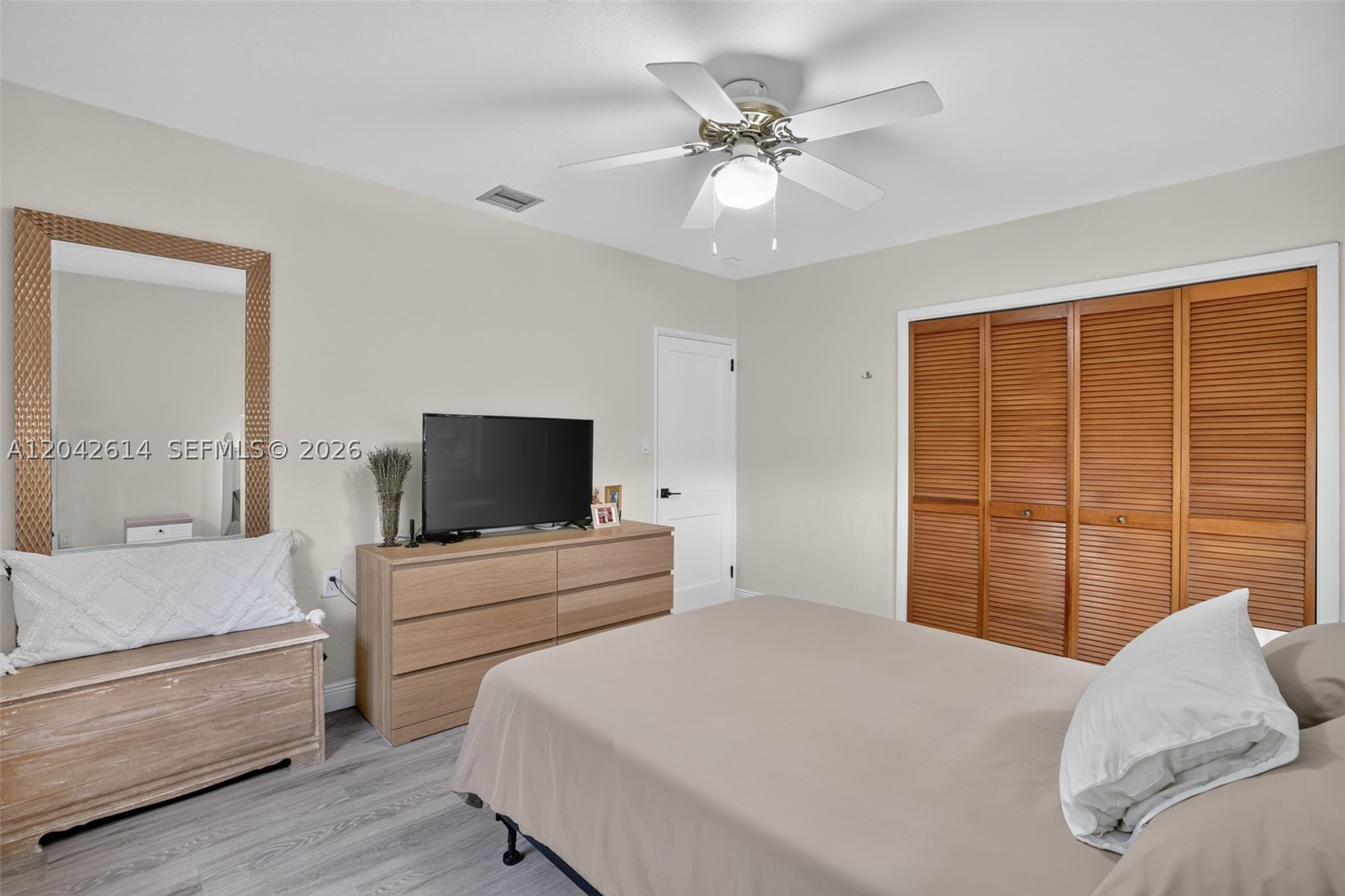 2446 Mckinley St Property Photo 28