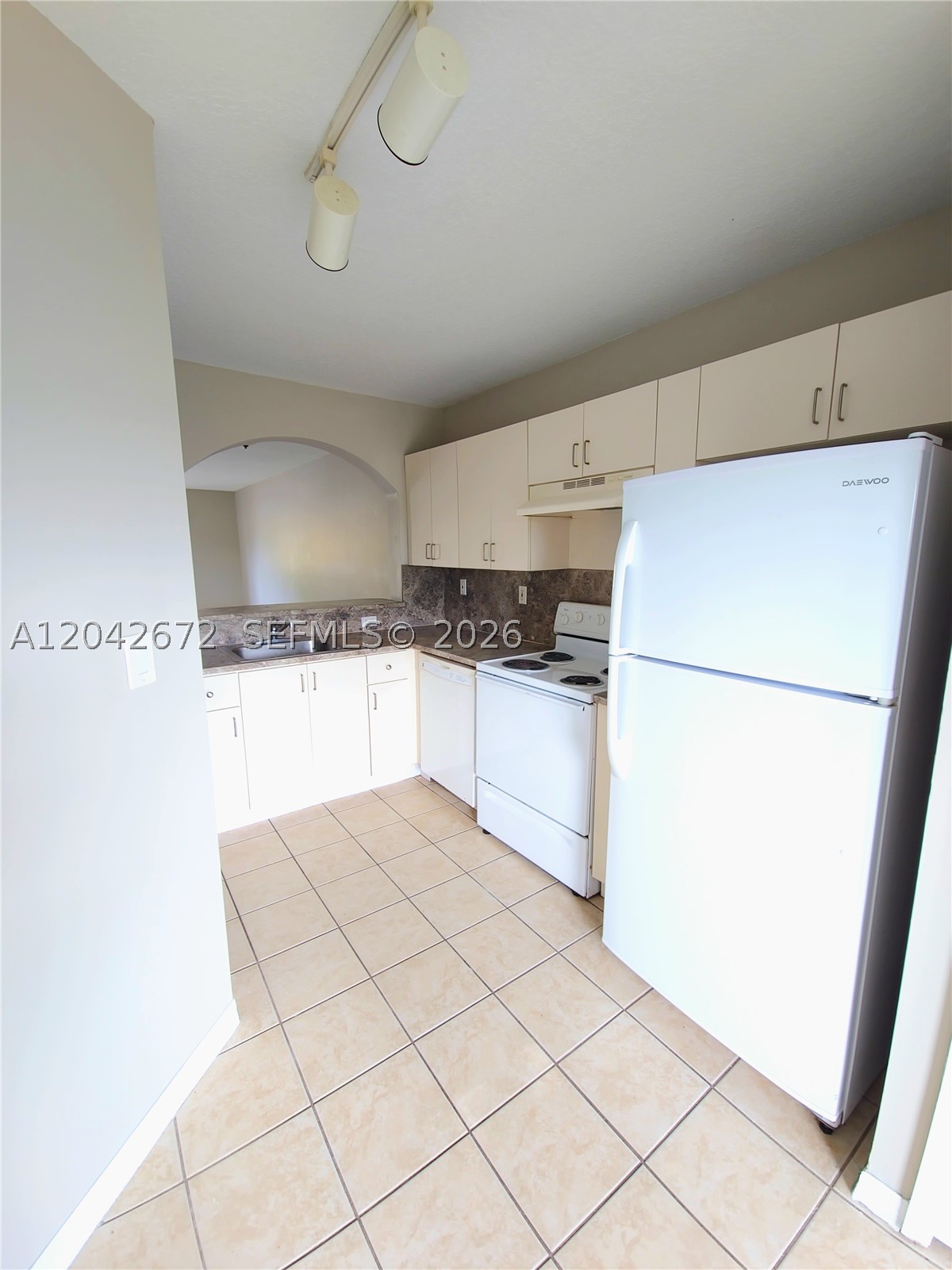990 Ne 33rd Ter 102 Property Photo 5