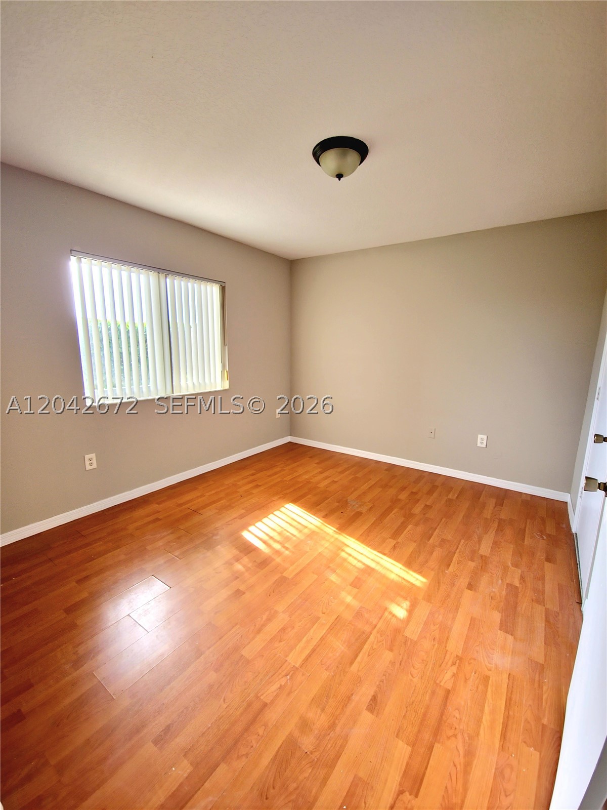 990 Ne 33rd Ter 102 Property Photo 6