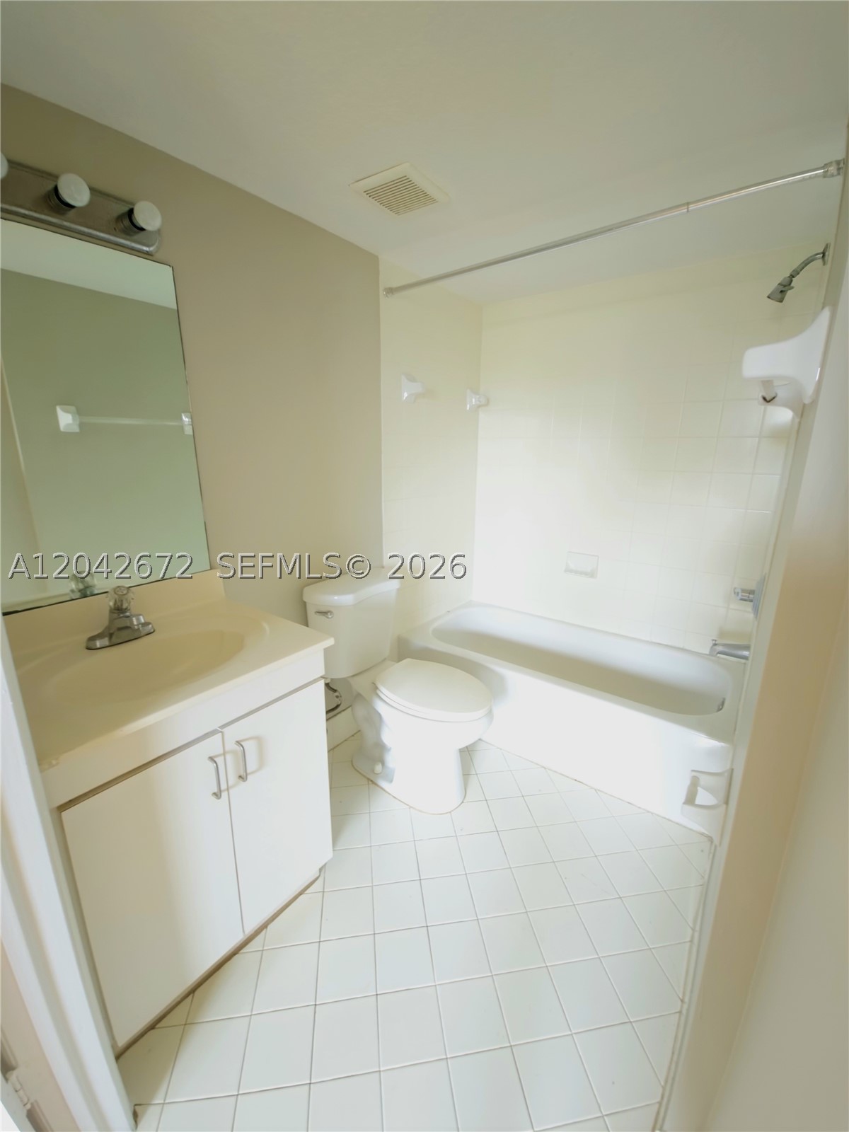 990 Ne 33rd Ter 102 Property Photo 7