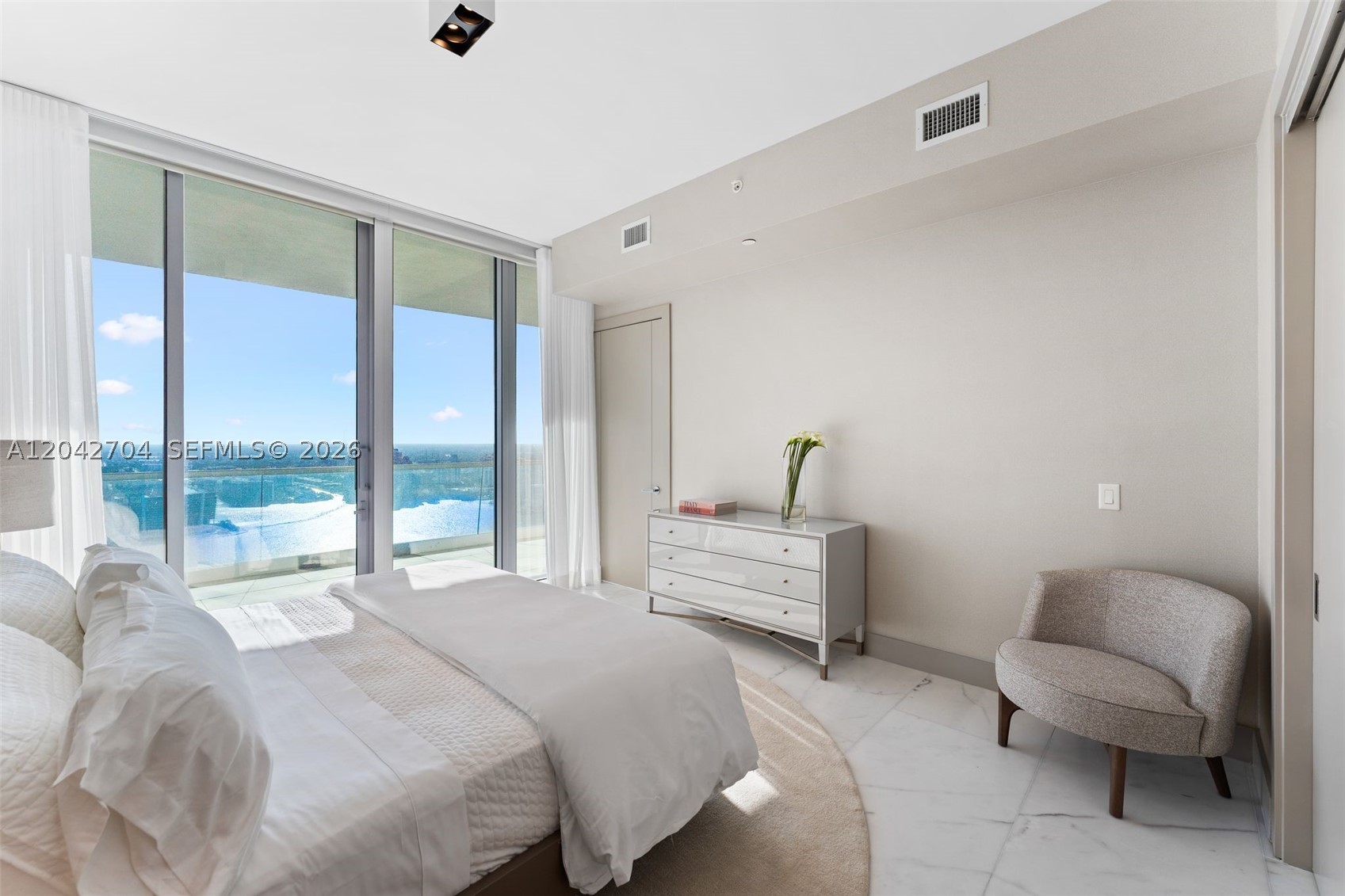 18501 Collins Ave 4003-04 Property Photo 39