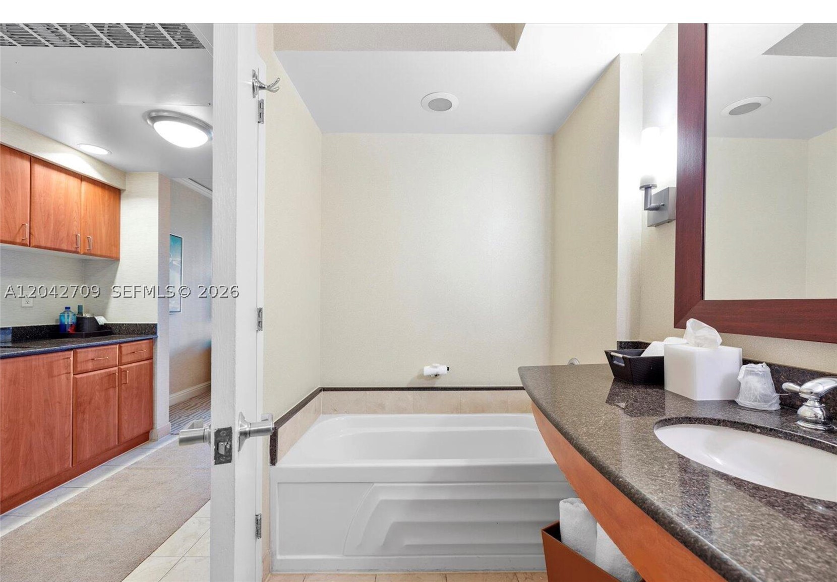 18001 Collins Ave 1702 Property Photo 11
