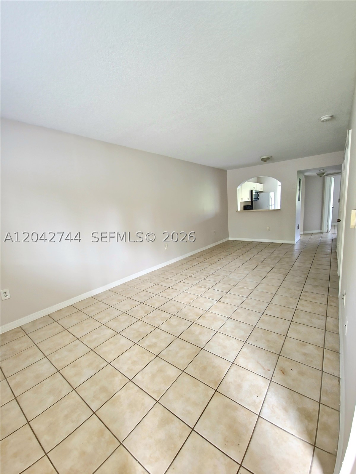 3398 Ne 9th Dr 102 Property Photo 2