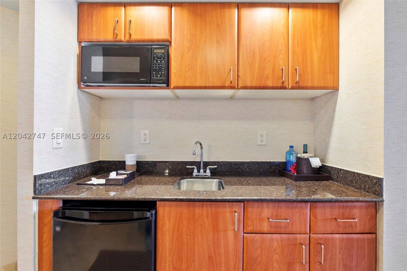 A12042747 Property Photo 8
