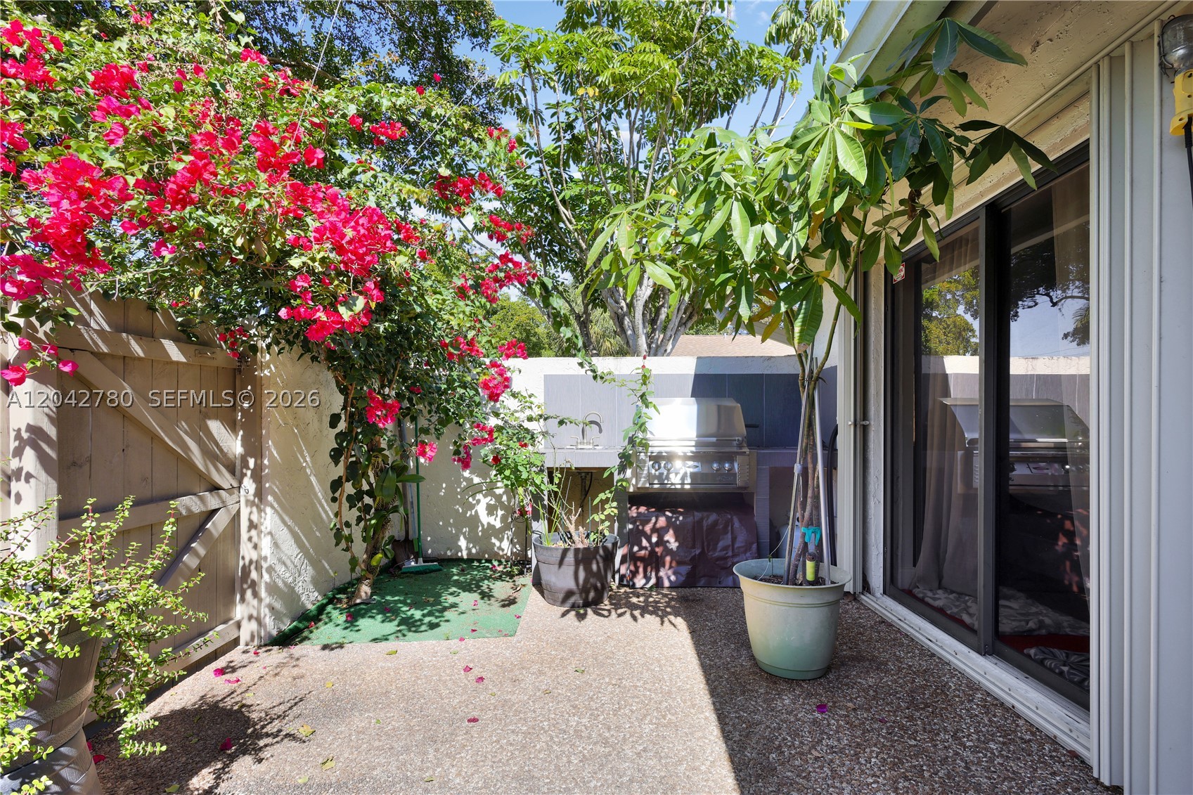 3064 S Oakland Forest Dr 1006 Property Photo 15