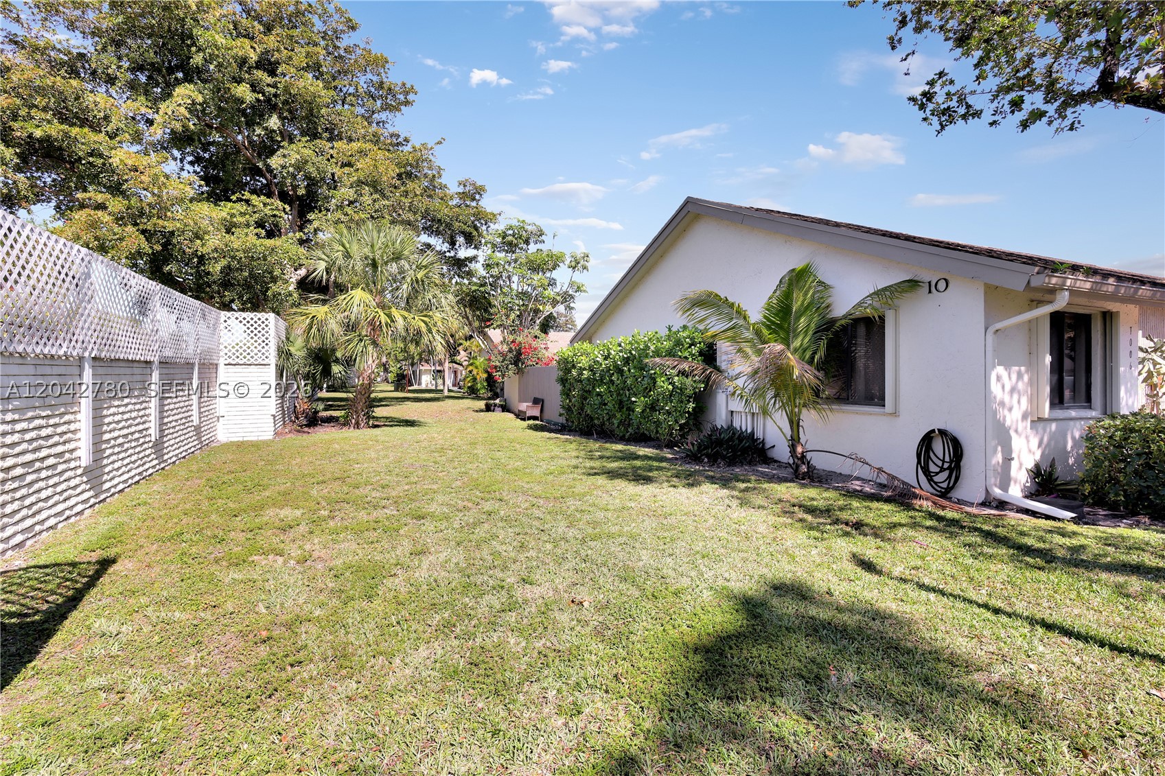 3064 S Oakland Forest Dr 1006 Property Photo 18