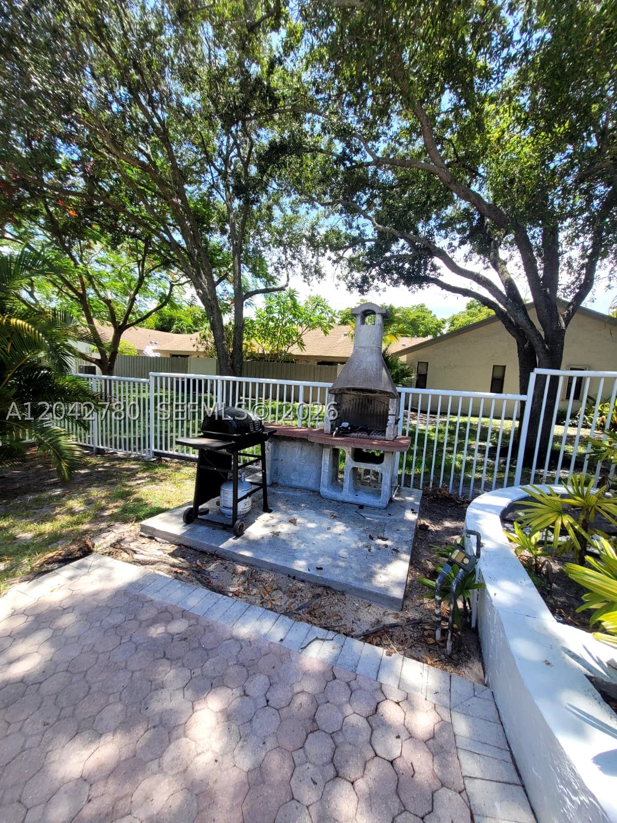 3064 S Oakland Forest Dr 1006 Property Photo 27