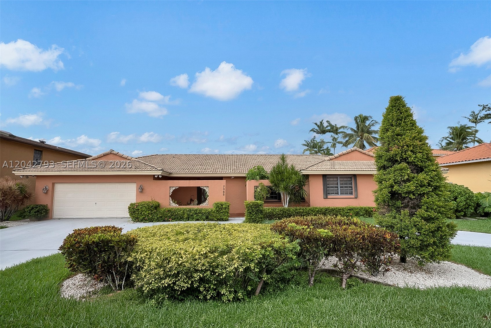 7365 N Augusta Dr Property Photo 1