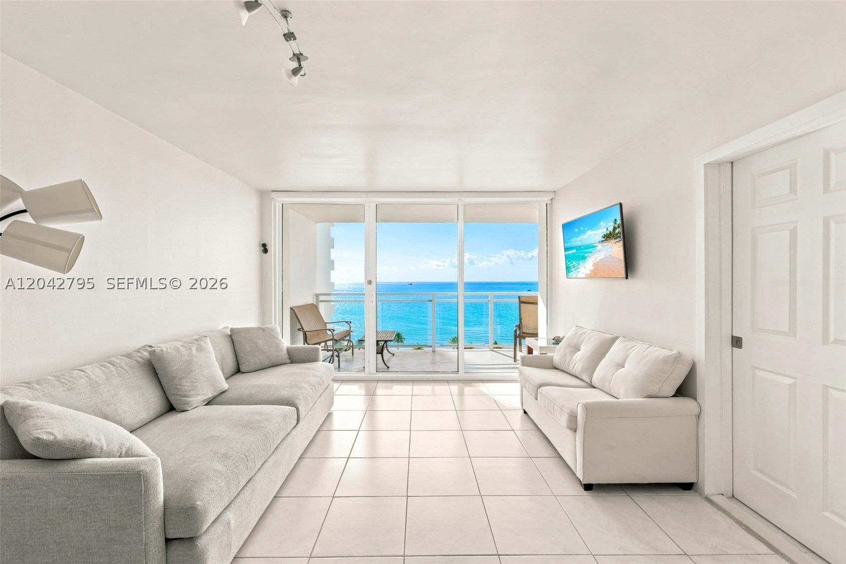 2030 S Ocean Dr 816 Property Photo 4