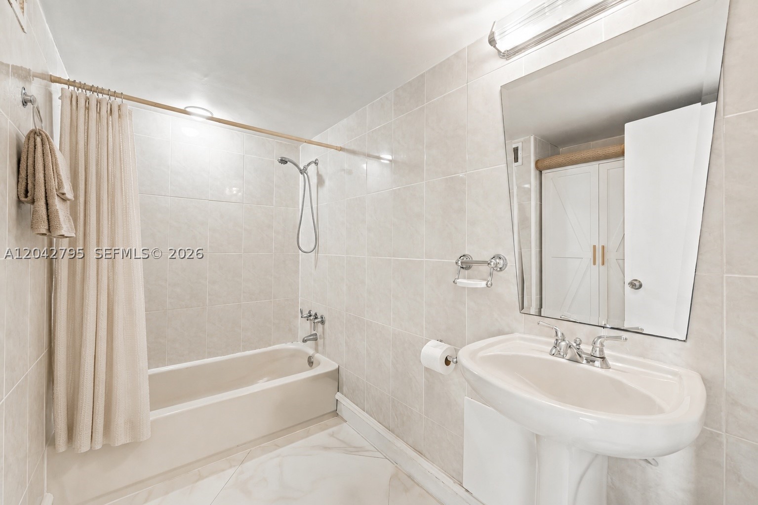2030 S Ocean Dr 816 Property Photo 11