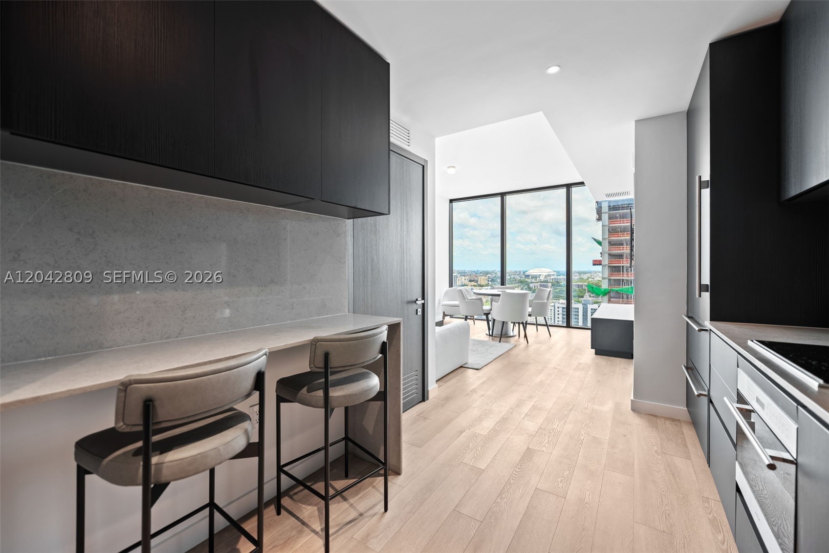 20 Ne 11 2410 Property Photo 35