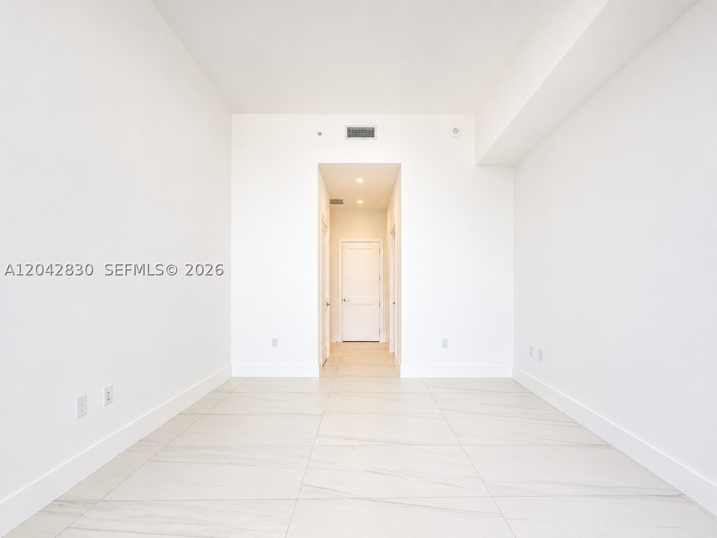153 N Seabreeze Blvd 401 Property Photo 13