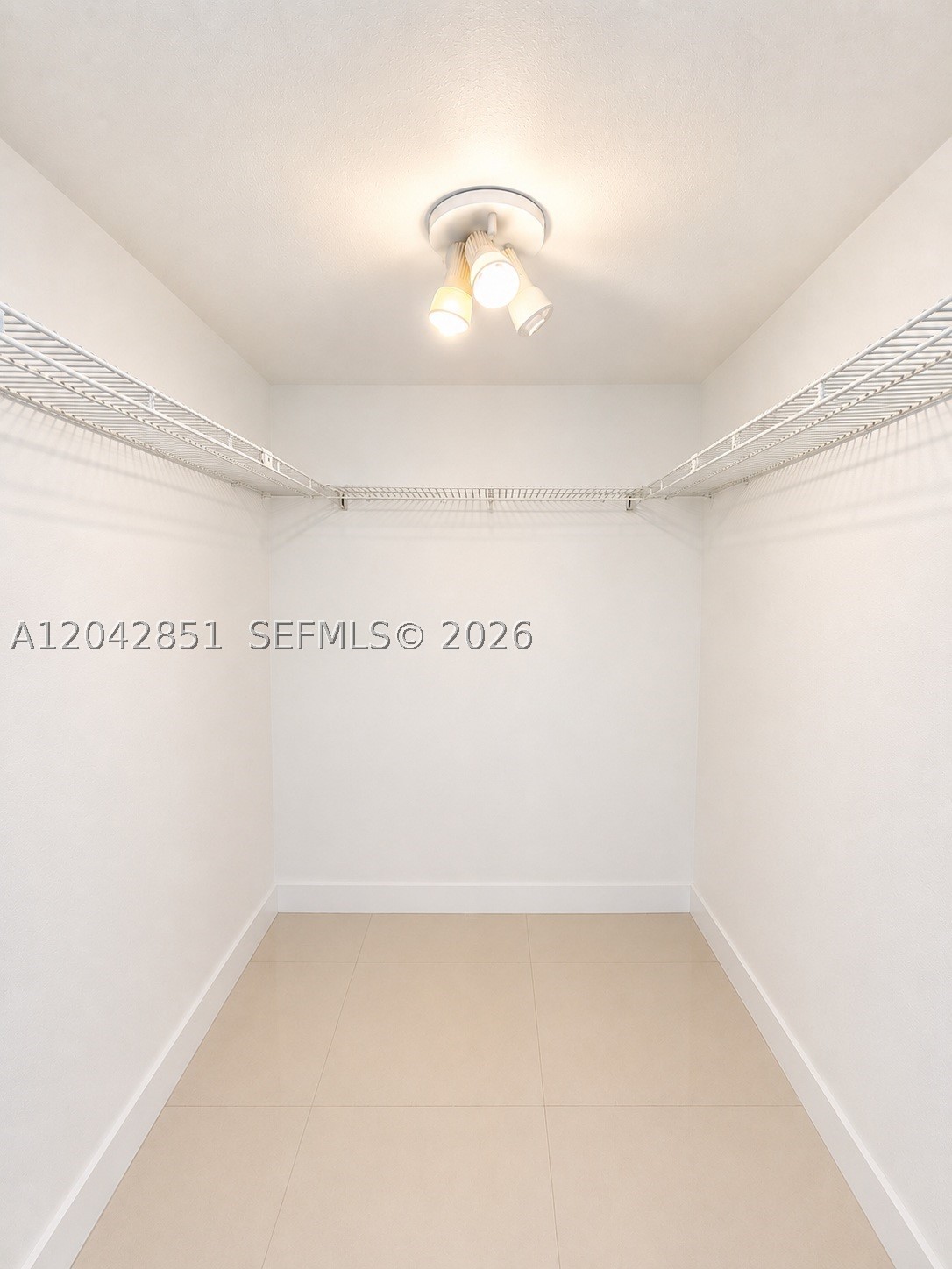 555 Ne 15th St 403 Property Photo 6