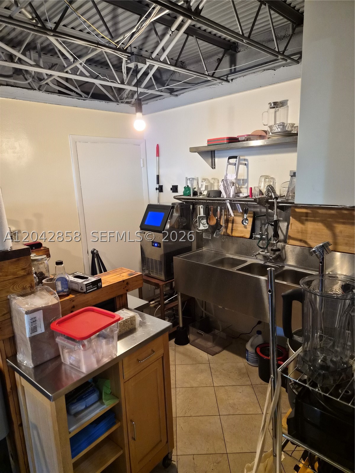 1255 N Flagler Property Photo 4