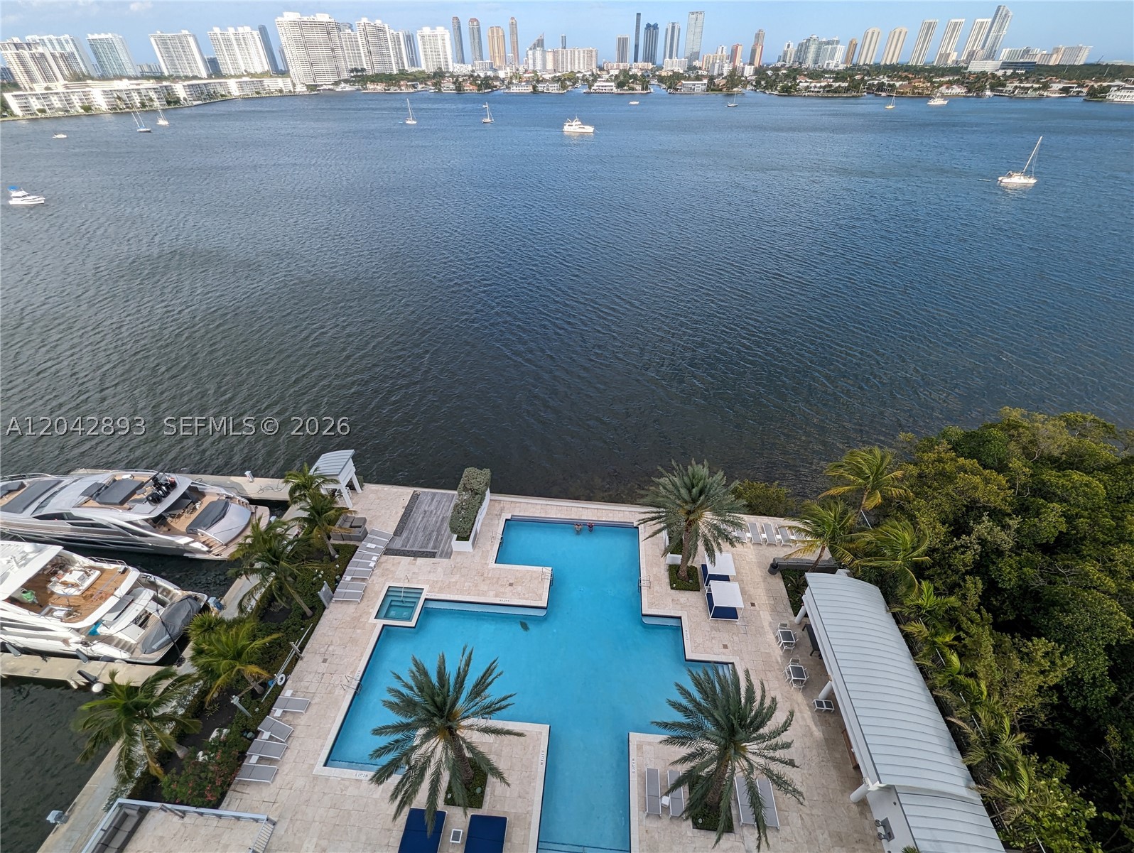 17111 E Biscayne Blvd 1011 Property Photo 1